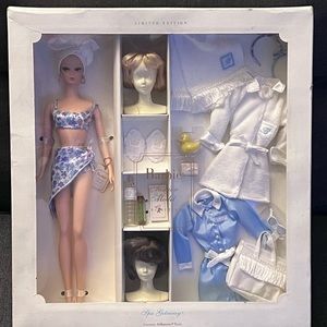 2003 MATTEL BARBIE FASHION MODEL COLLECTION SPA GETAWAY.